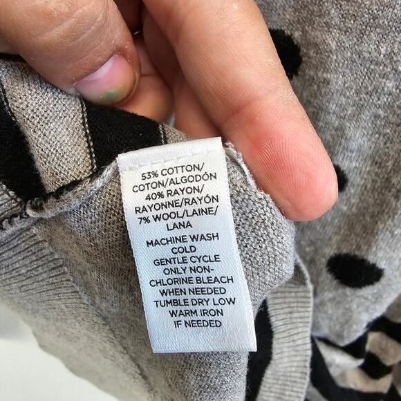 Ann Taylor Loft Petites Sweater Size MP – Gray Polka Dot Striped V-Neck - Picture 4 of 5